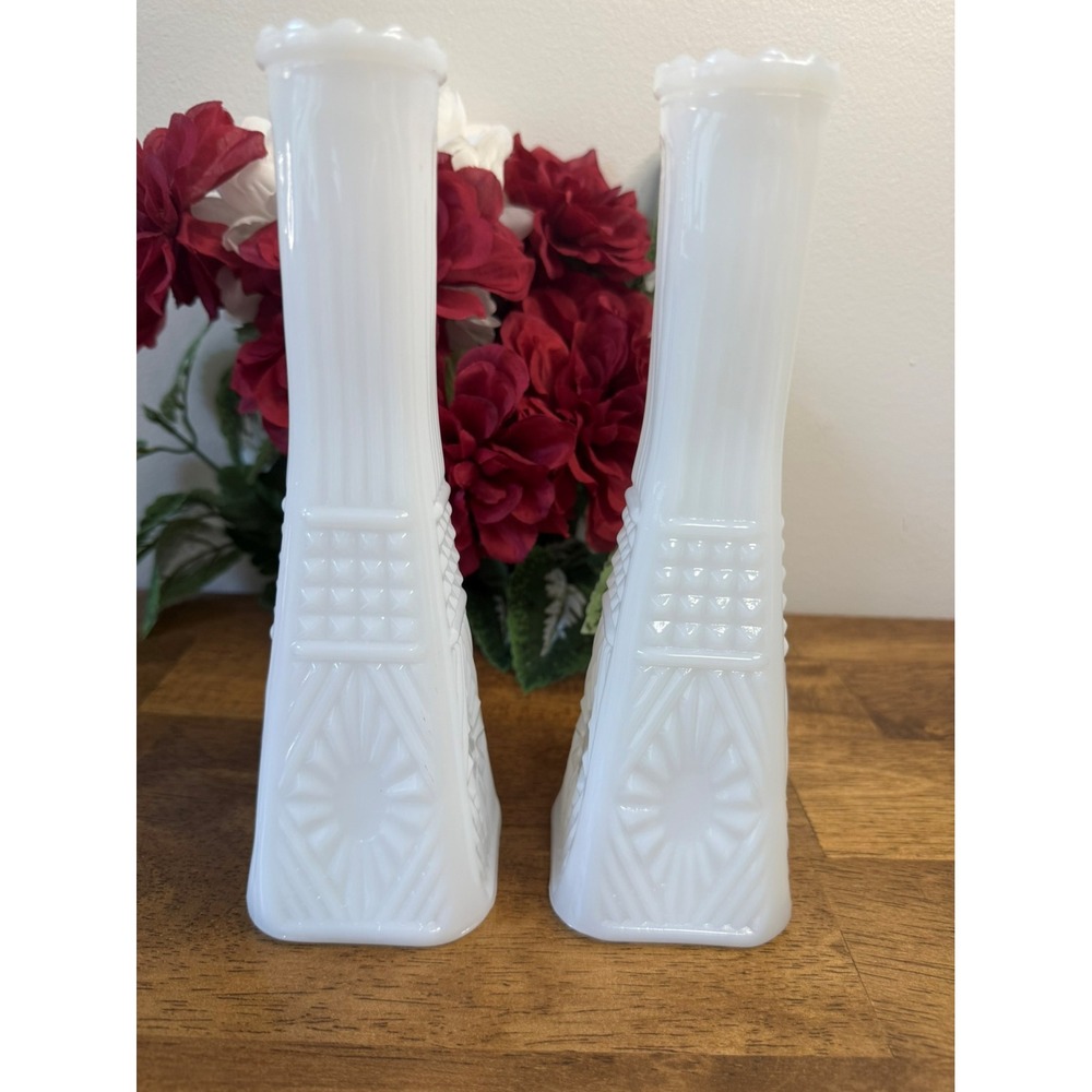 Vintage Milk Glass Vases – Paneled Sunburst Diamond Pattern‎ White Pair Wedding